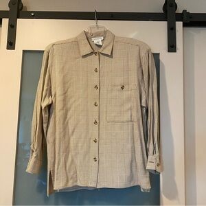 Jones New York women’s Light Tan Glenplaid vintage Shirt/Jacket. Size 10